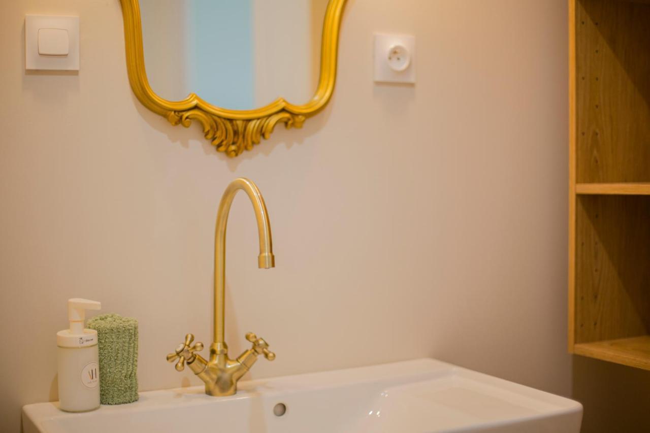 Appartement Ideal Pro & Couple - 2 Theme Boho Chic Rdc & Dandy 1er Etage - Quartier Calme - Jardin - Wifi Hd - Smart Tv - Parking Gratuit - Proche Centre & Transports - Ask Valenciennes