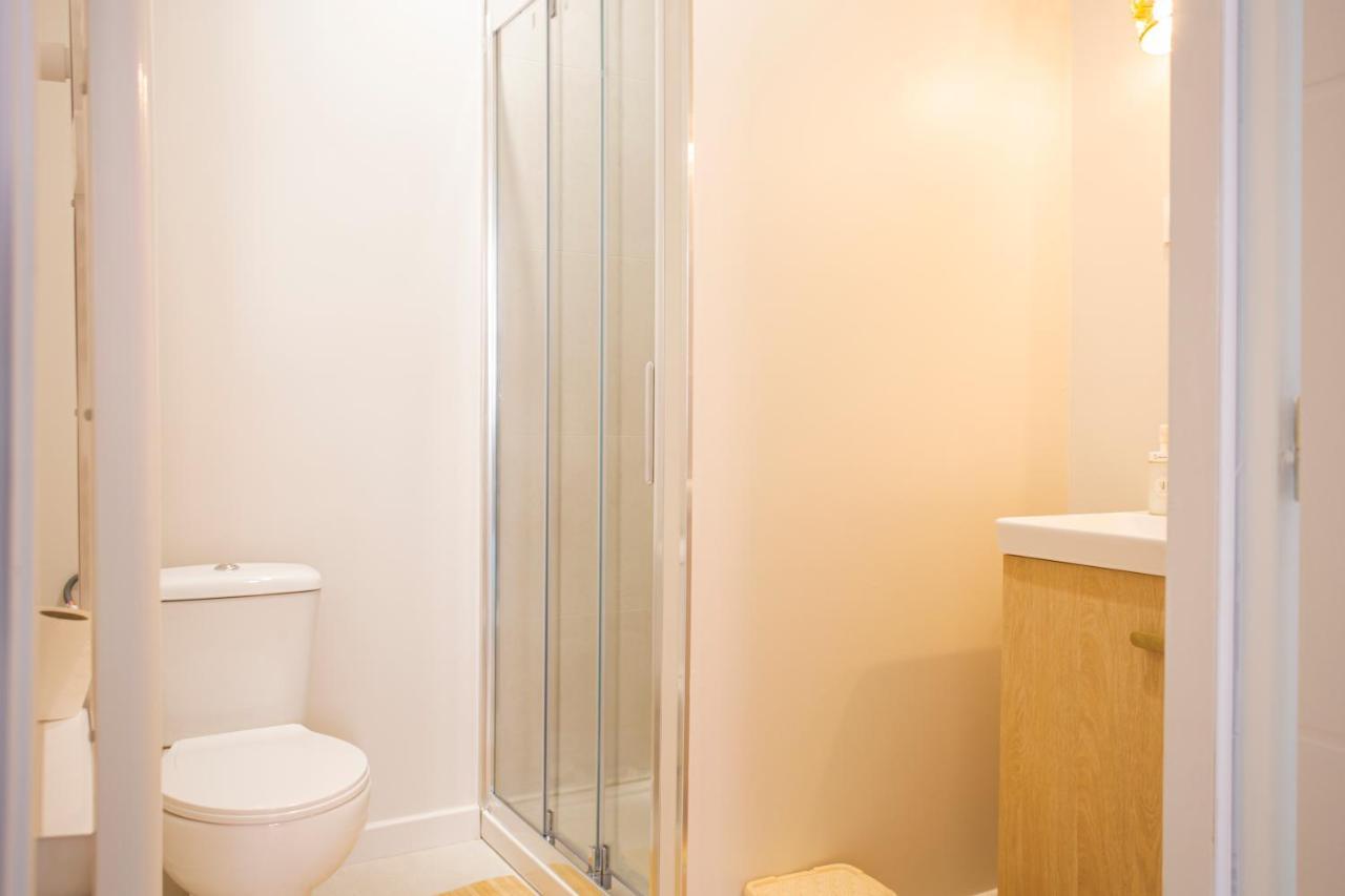 Appartement Ideal Pro & Couple - 2 Theme Boho Chic Rdc & Dandy 1er Etage - Quartier Calme - Jardin - Wifi Hd - Smart Tv - Parking Gratuit - Proche Centre & Transports - Ask *