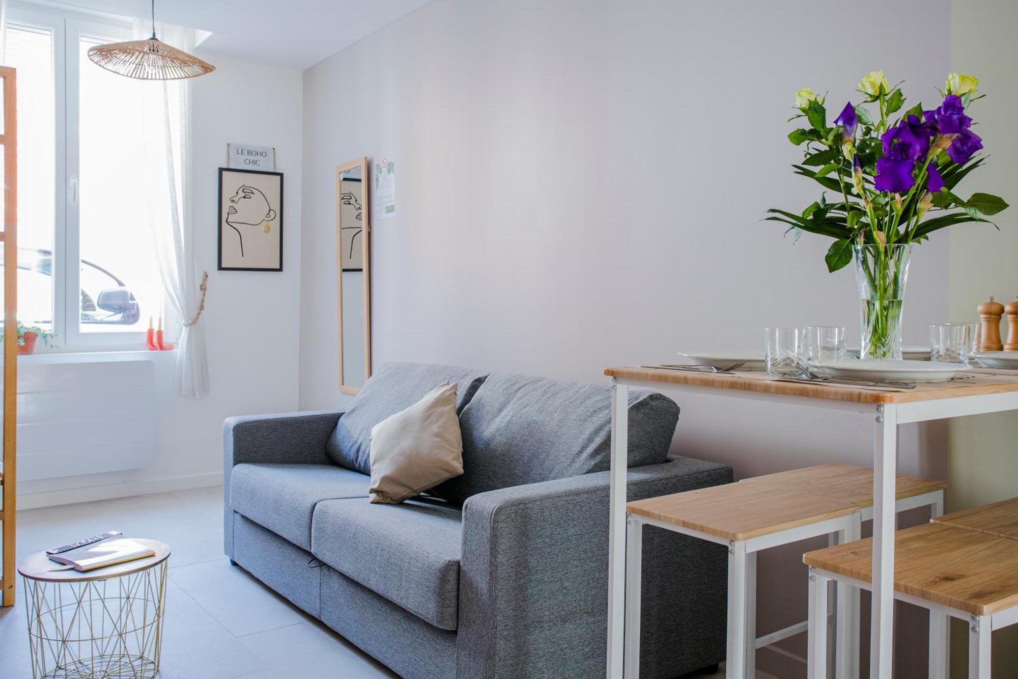 Boho Chic Duo: Tranquil Garden Retreat With Modern Comforts Apartment Valenciennes